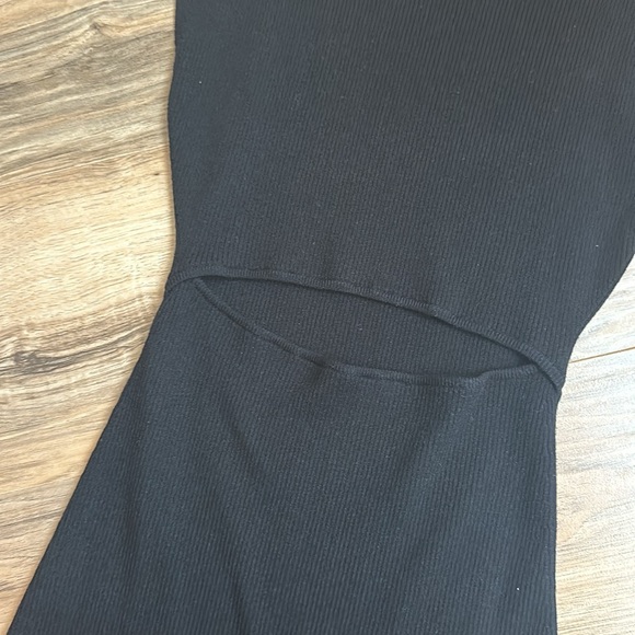 Mini black dress - Picture 2 of 3